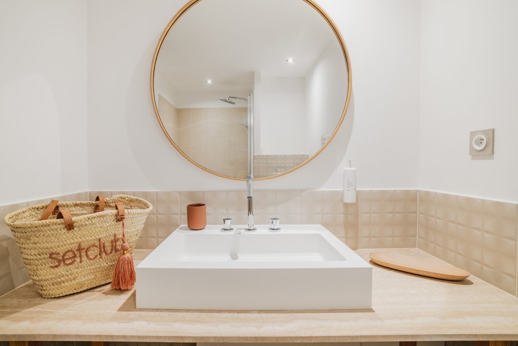 salle de bain dans un hôtel de luxe à aix-en-provence