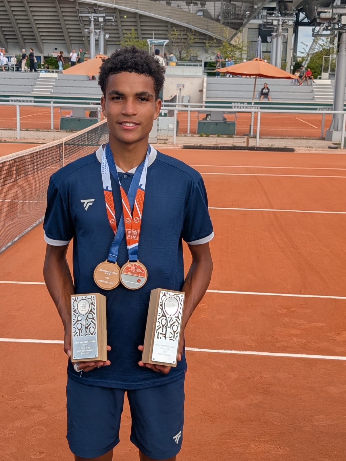 double vice champion simple et double roland garros 15 16 ans 2025